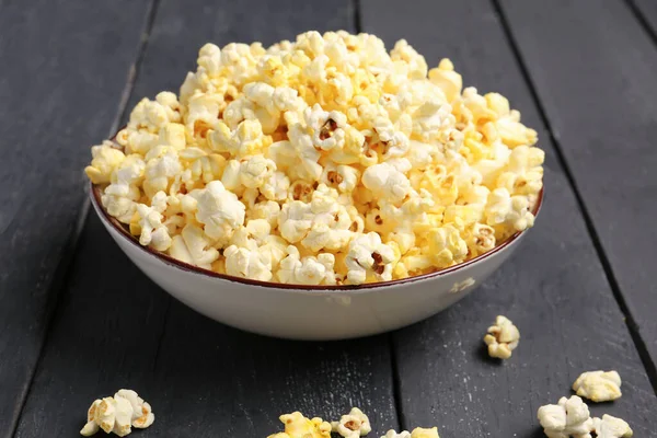Bowl Crispy Popcorn Dark Wooden Background — Stock Photo, Image
