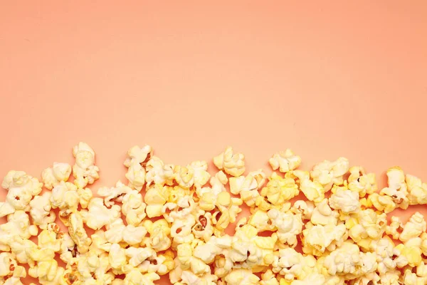 Crispy Popcorn Beige Background Closeup — Stock Photo, Image