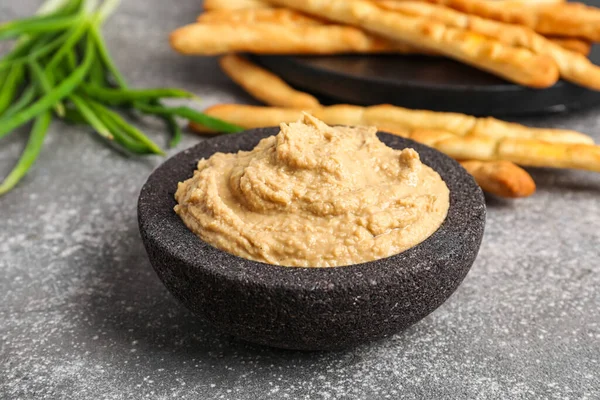 Bowl Tasty Hummus Grunge Background Closeup — Stock Photo, Image