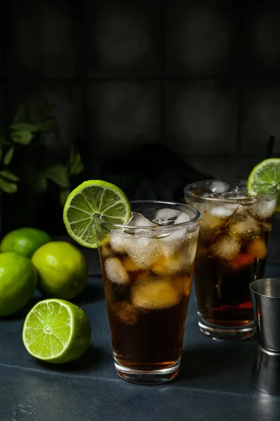 Glasses Cold Cuba Libre Cocktail Dark Background — Stock Photo, Image