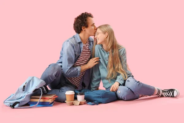 Teenage Couple Sitting Pink Background — Stock Photo, Image