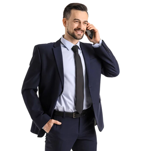 Pohledný Podnikatel Mluví Mobilní Telefon Bílém Pozadí — Stock fotografie
