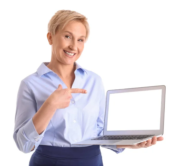 Volwassen Zakenvrouw Met Laptop Witte Achtergrond — Stockfoto