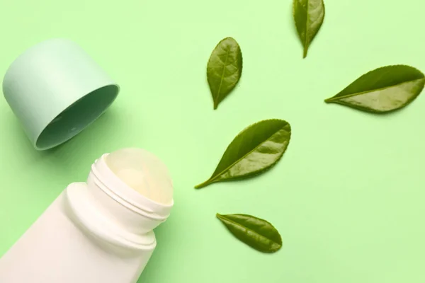 Deodorant Leaves Light Green Background — Stock Photo, Image