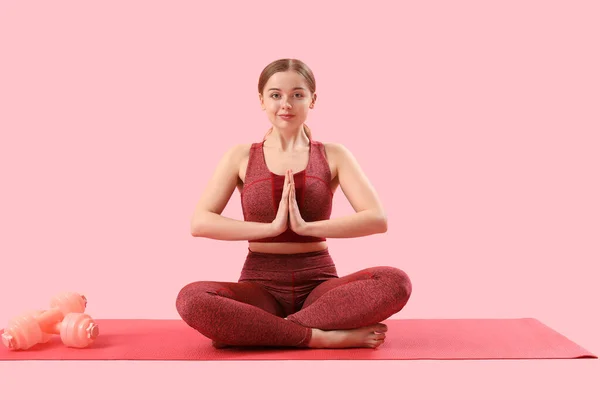 Sporty Young Woman Meditating Pink Background — Stock Photo, Image