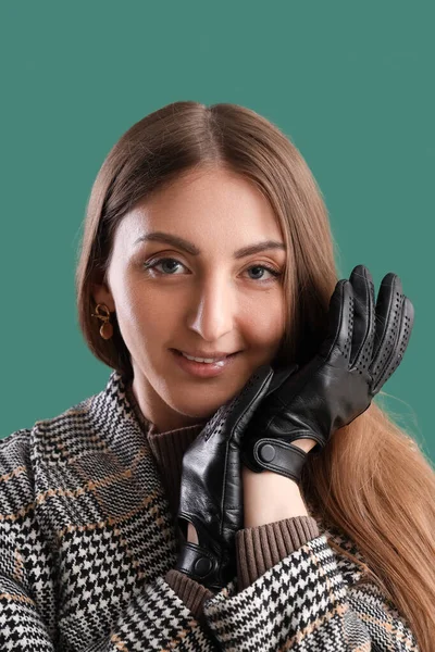 Beautiful Young Woman Leather Gloves Coat Green Background — Stock Photo, Image
