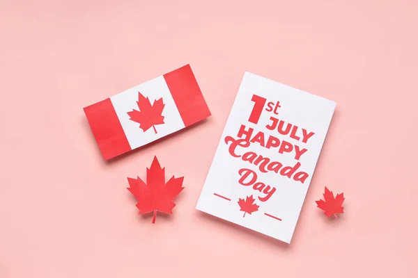Karte Mit Text Juli Happy Canada Day Flagge Und Ahornblätter — Stockfoto