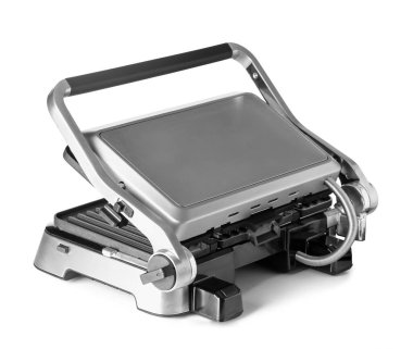 Açık kapaklı modern elektrikli ızgara beyaz arka planda izole