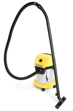 Beyaz arkaplanda elektrik süpürgesi