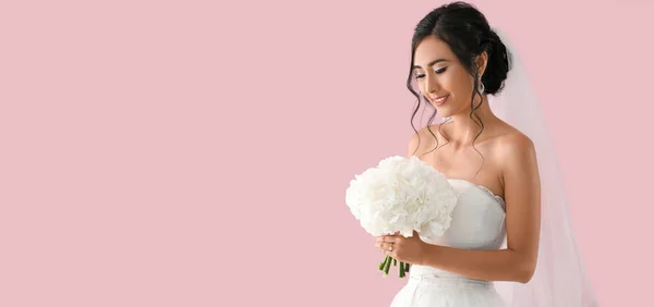 Schöne Junge Asiatische Braut Auf Rosa Hintergrund Mit Platz Für — Stockfoto