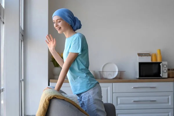 Teenage Girl Chemotherapy Sofa Window Kitchen — Stock Photo, Image