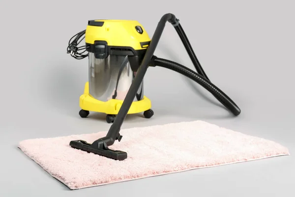 Vacuum Cleaner Carpet Grey Background — Stock Photo, Image