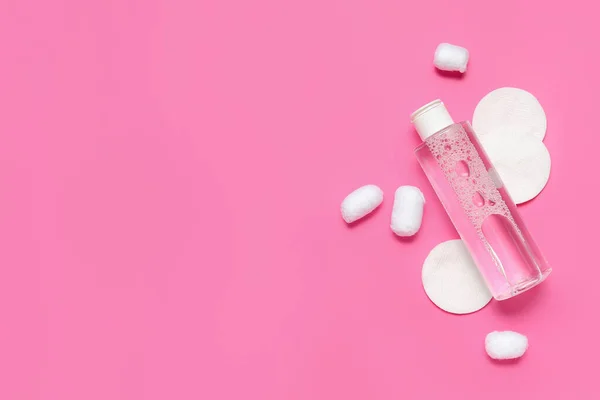 Bottle Micellar Water Cotton Balls Pads Pink Background — Stock Photo, Image