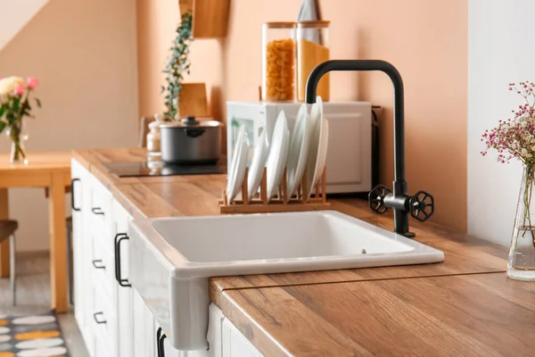 Sink Tap Wooden Counter Interior Kitchen — Stock Photo, Image