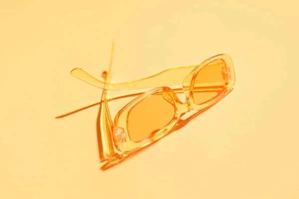 Μοντέρνα Γυαλιά Ηλίου Πορτοκαλί Φόντο — Φωτογραφία Αρχείου