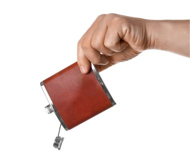 Elinde cep şişesi olan adam beyaz arka planda izole edilmiş.