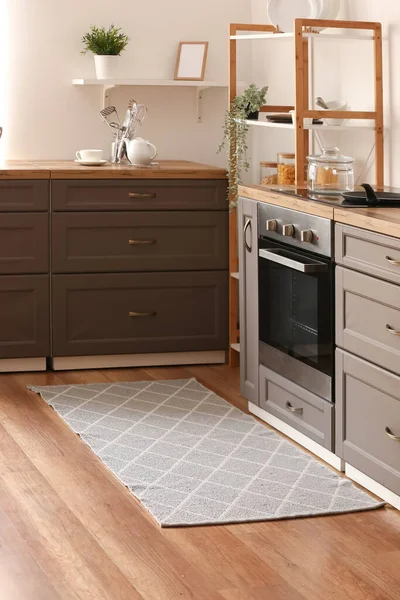 Stylish Grey Rug Floor Kitchen — Stock Photo, Image