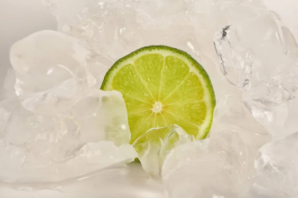 Sliced Fresh Lime Ice Cubes White Background — Stock Photo, Image