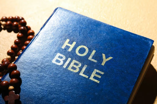 Holy Bible Beige Background Closeup — Stock Photo, Image