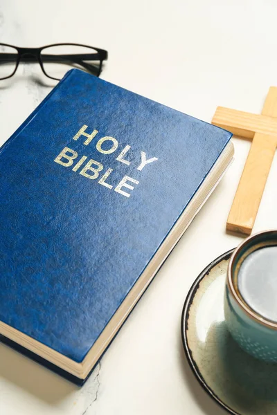 Heliga Bibeln Vit Marmor Bakgrund — Stockfoto