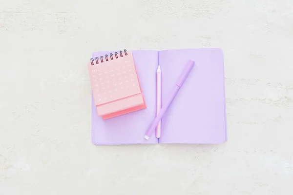 Flip Paper Calendar May Notebook Pens Light Background — Stock Photo, Image