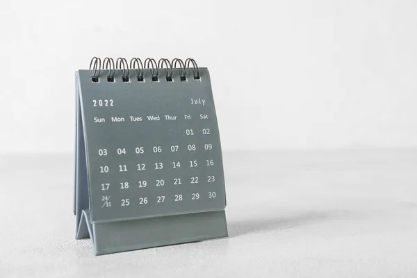 Flip Calendario Para Julio Sobre Fondo Claro —  Fotos de Stock