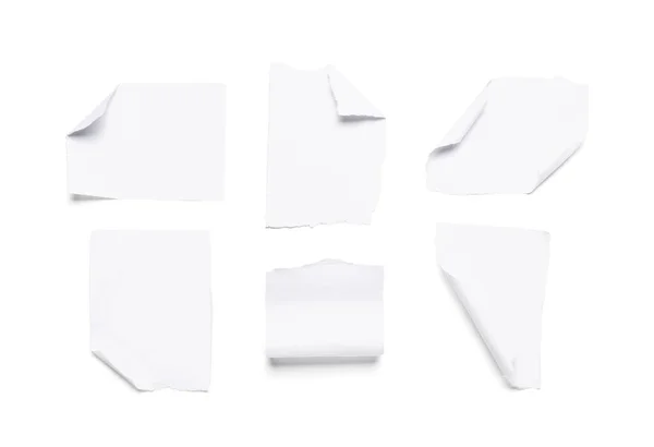 Zerrissene Papierblätter Isoliert Auf Weißem Hintergrund — Stockfoto