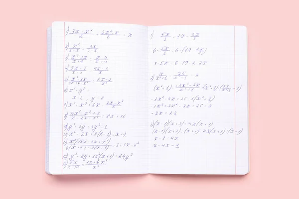 Copybook Con Fórmulas Matemáticas Sobre Fondo Rosa —  Fotos de Stock
