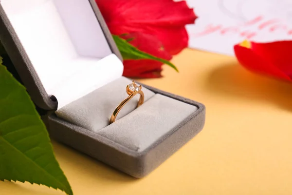 Box Engagement Ring Rose Beige Background Closeup — Stock Photo, Image