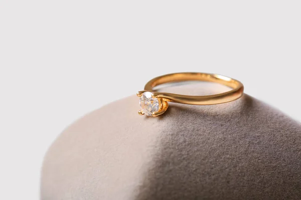 Golden Engagement Ring Grey Box Closeup — Stock Photo, Image
