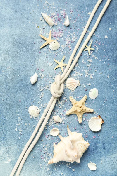 Conchas Marinas Estrellas Mar Con Cuerda Sobre Fondo Azul Grunge — Foto de Stock