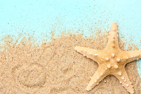 Zand Met Zeester Blauwe Achtergrond — Stockfoto