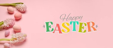 Güzel sümbül çiçekleri ve pembe arka planda yumurtaları olan Paskalya bayrağı.