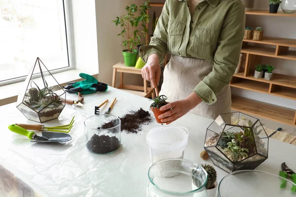 Woman Making Florarium Table Home — Stock Photo, Image
