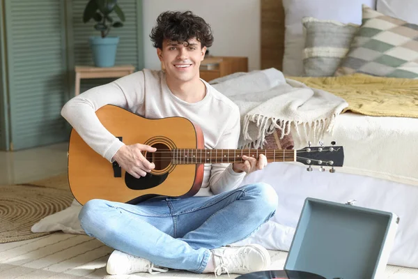 Young Man Record Player Playing Guitar Bedroom — Stock Photo, Image