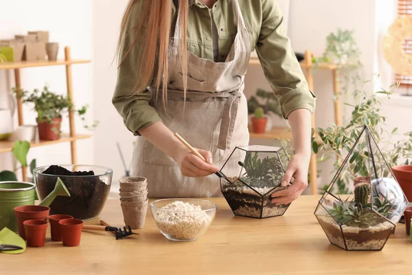 Female Gardener Making Florarium Table Home Closeup — Stock Photo, Image