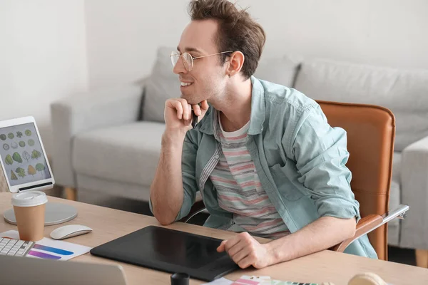Male Graphic Designer Working Office — Stock Photo, Image