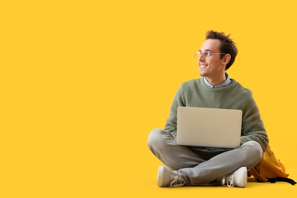 Male Student Laptop Yellow Background — Stock Photo, Image