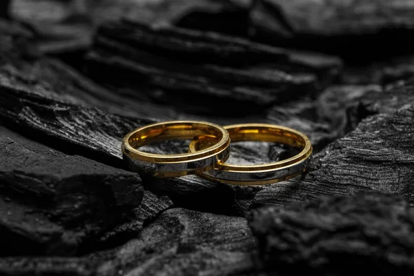 Wedding Rings Black Charcoal Closeup — Stock Photo, Image
