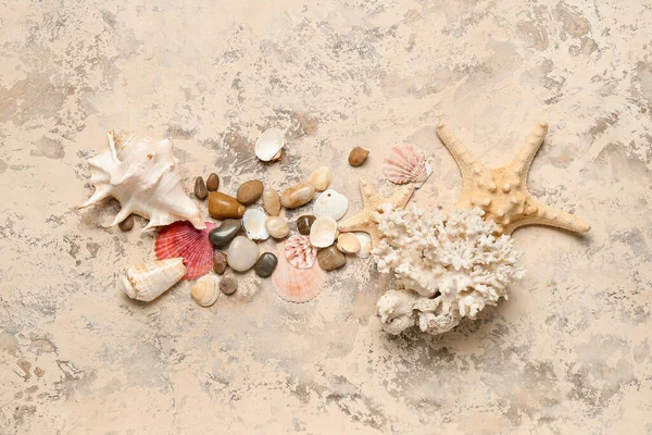 Капелюхи Коралом Морськими Зірками Гранжевому Фоні — стокове фото