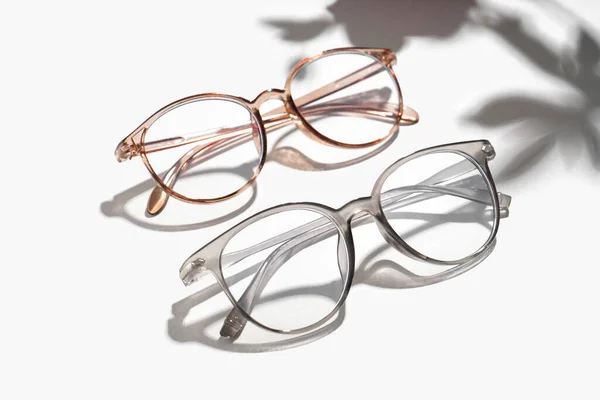Moderne Brillen Auf Weißem Hintergrund — Stockfoto