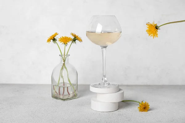 Glass Dandelion Wine White Table — Stock Photo, Image