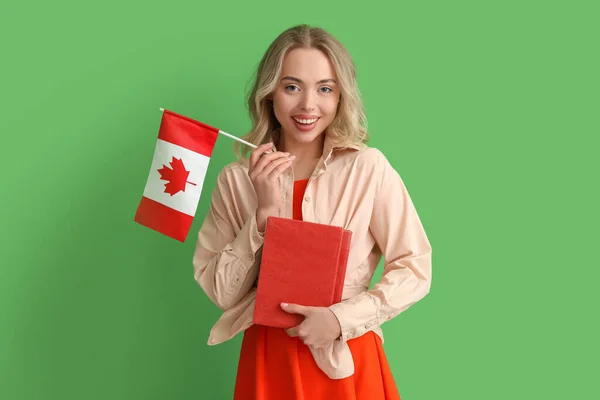 Young Woman Flag Canada Books Green Background — Stock Photo, Image
