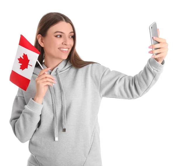캐나다 국기를 배경으로 셀카를 — 스톡 사진