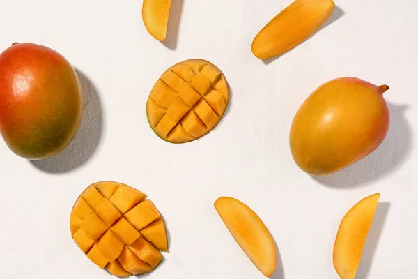 Fresh Ripe Mangoes White Background — Stock Photo, Image