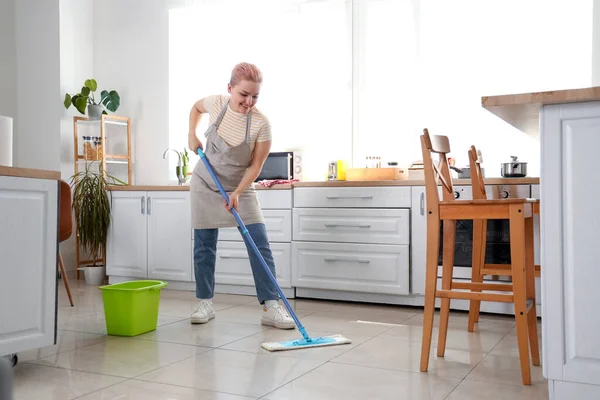 Young Woman Mopping Floor Kitchen — Stock Photo, Image