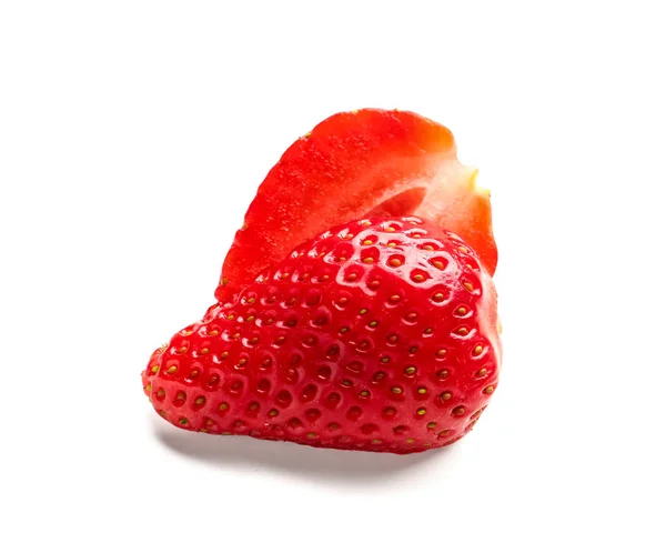 Scheiben Frischer Erdbeere Auf Weißem Hintergrund — Stockfoto