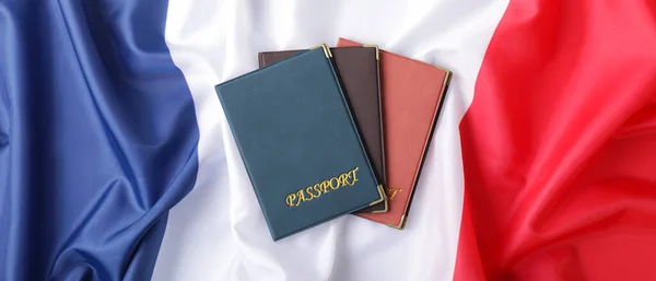 여권은 프랑스의 국기이다 — 스톡 사진