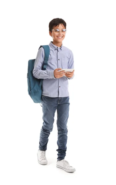 Pequeno Estudante Usando Computador Tablet Fundo Branco — Fotografia de Stock