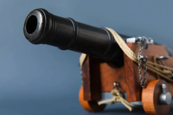 Игрушечная Модель Пушки Темном Фоне Крупный План — стоковое фото